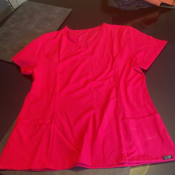 Bright Pink Scrubs - Picture 3 of 4